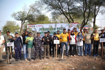 Sambut HUT Polri ke-80, Polres Purworejo dan Komunitas Gelar Aksi Lingkungan di Pantai Dewaruci