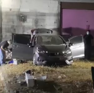 Diketemukanya Mobil Honda Jazz hitam serta jenazah pria, diduga kuat sebagai pemilik Royal Phone Ambarawa di Gubuk, kabupaten Grobokan.